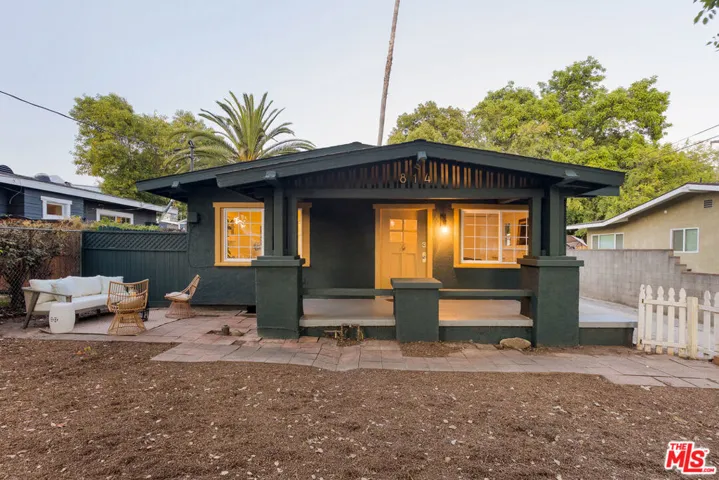 814 N Madison Avenue, Pasadena, California 91104