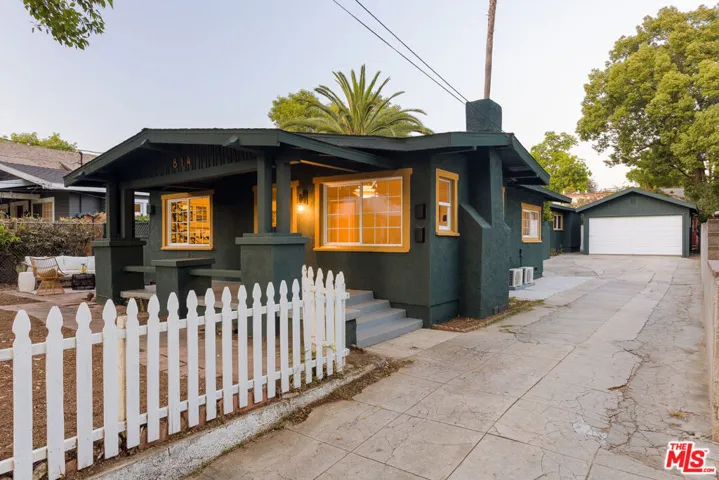 814 N Madison Avenue, Pasadena, California 91104