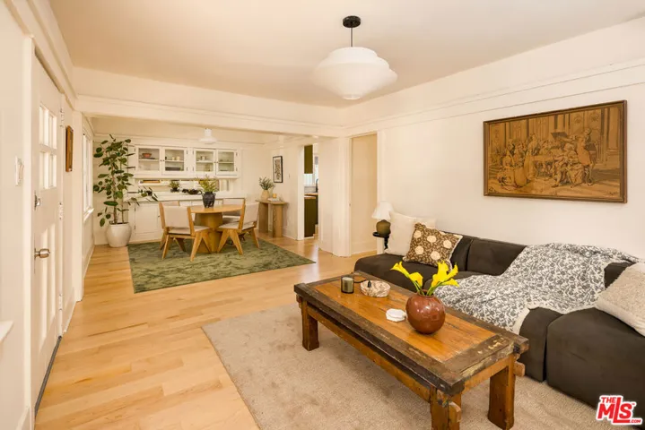 814 N Madison Avenue, Pasadena, California 91104