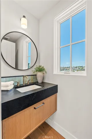 321 Homer Place, Manhattan Beach, California 90266