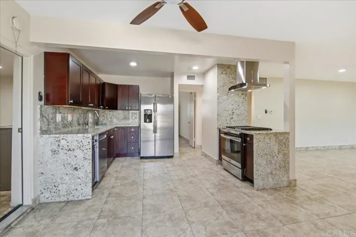 559 Oakdale Lane C, El Cajon, California 92021