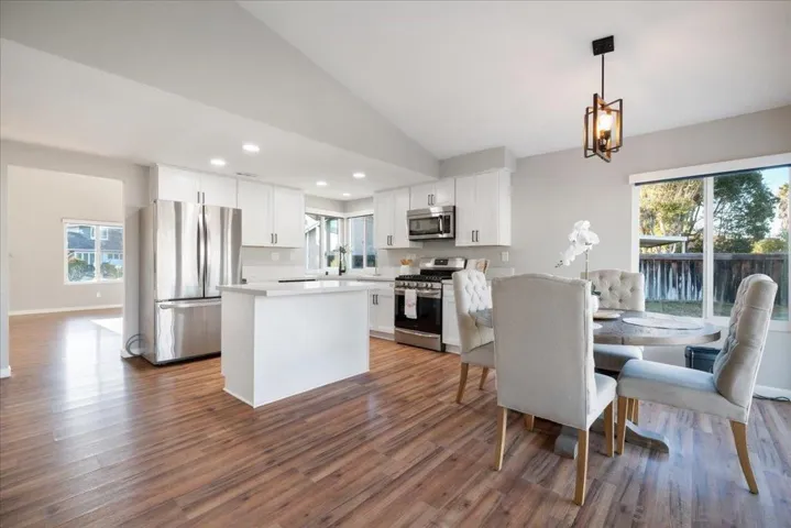 742 Foxwood, Oceanside, California 92057
