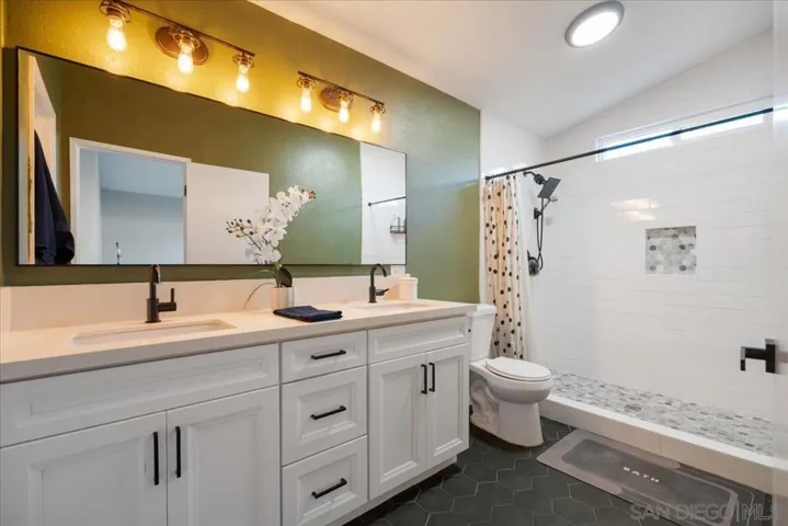 742 Foxwood, Oceanside, California 92057