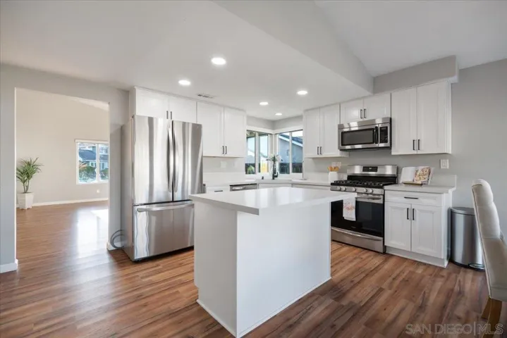 742 Foxwood, Oceanside, California 92057