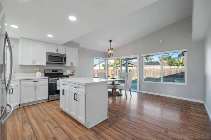 742 Foxwood, Oceanside, California 92057
