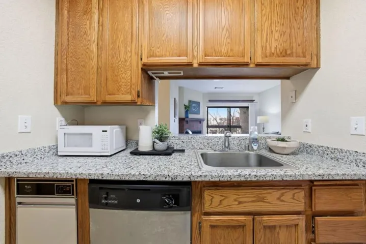 39931 Cedar Boulevard 305, Newark, California 94560