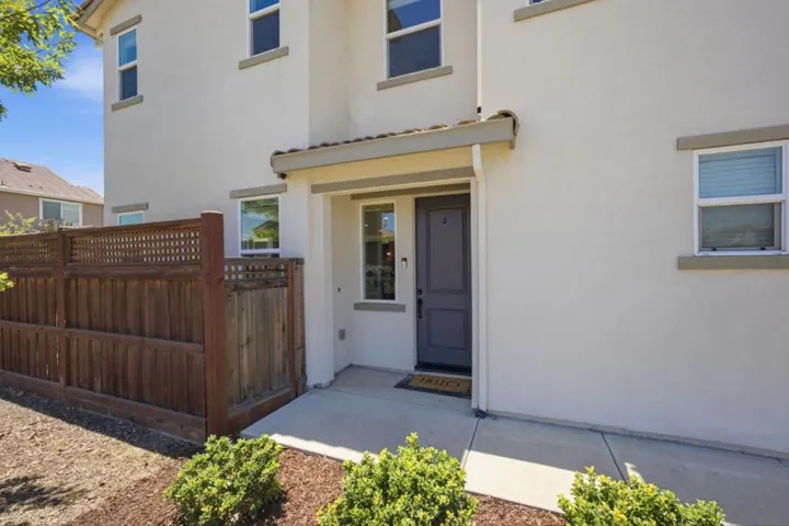 1702 Plumas Drive, Lathrop, California 95330