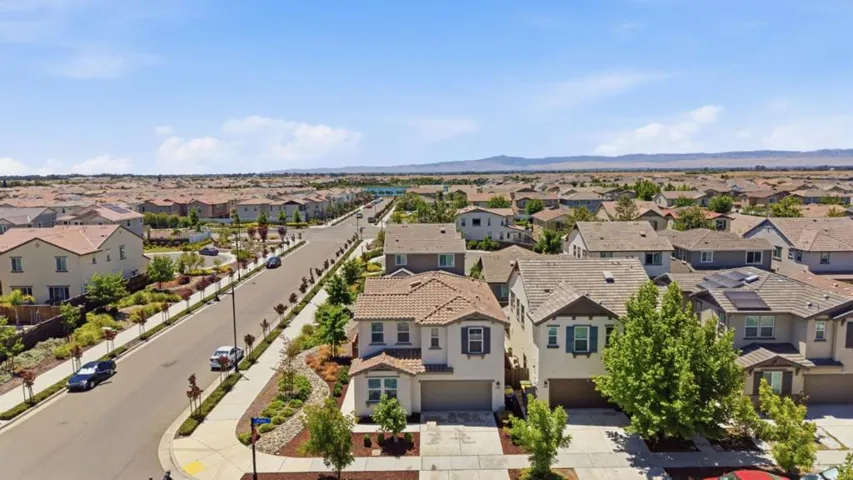 1702 Plumas Drive, Lathrop, California 95330