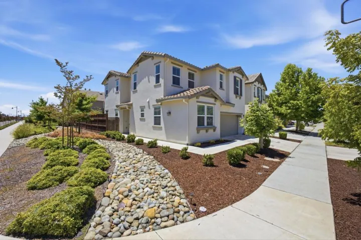 1702 Plumas Drive, Lathrop, California 95330
