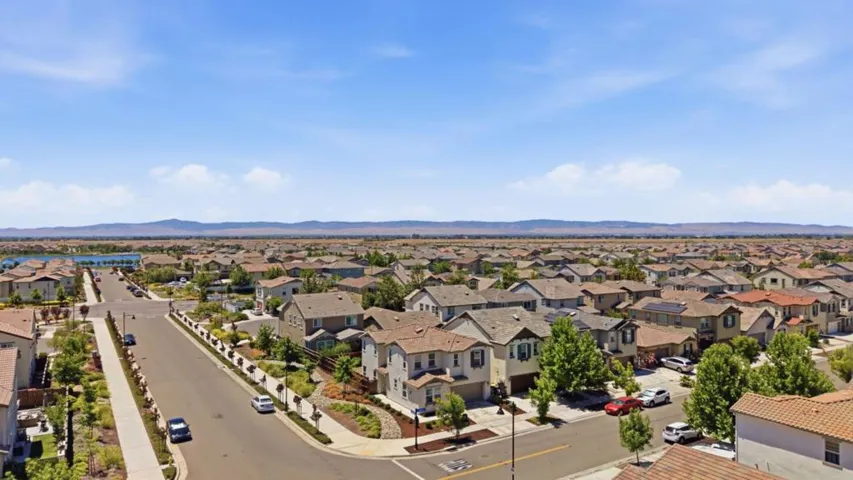 1702 Plumas Drive, Lathrop, California 95330