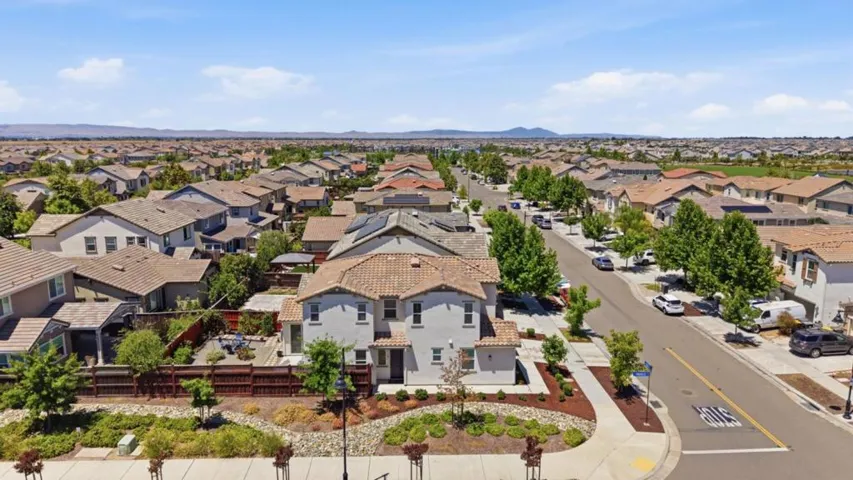 1702 Plumas Drive, Lathrop, California 95330