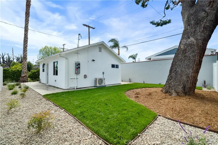 18924 Sylvan Street, Tarzana, California 91335