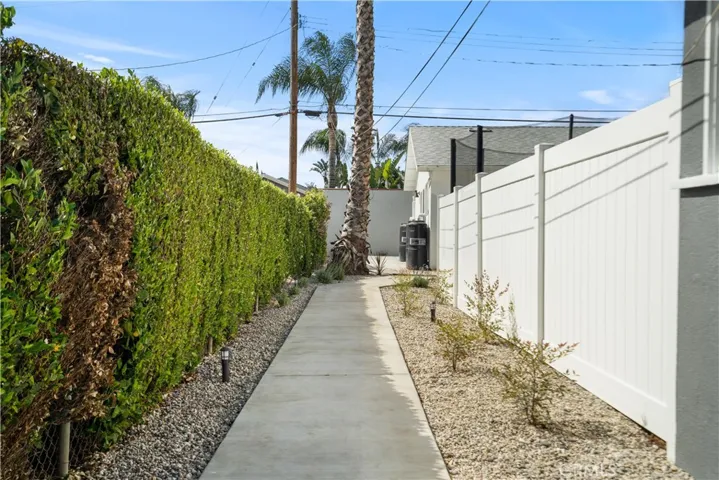 18924 Sylvan Street, Tarzana, California 91335