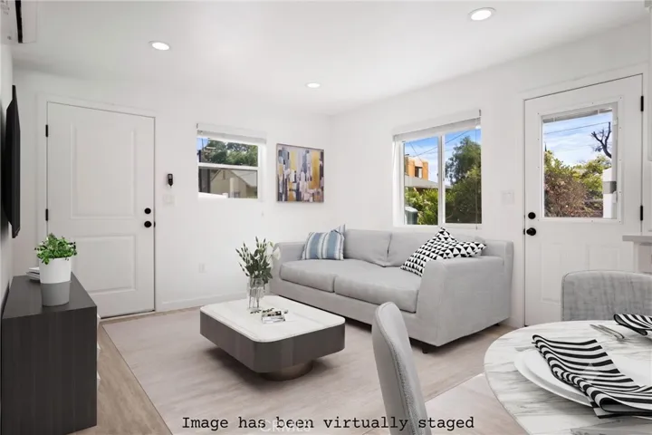 18924 Sylvan Street, Tarzana, California 91335