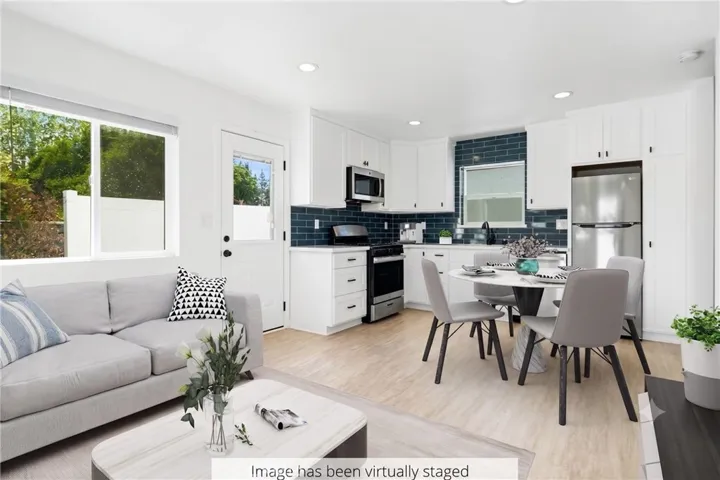 18924 Sylvan Street, Tarzana, California 91335