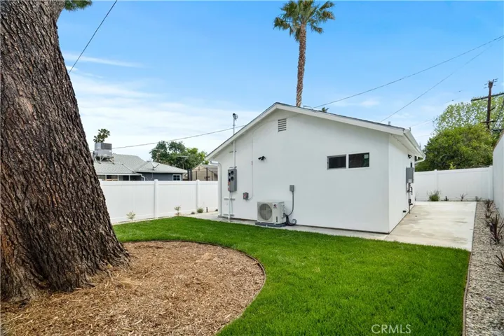 18924 Sylvan Street, Tarzana, California 91335