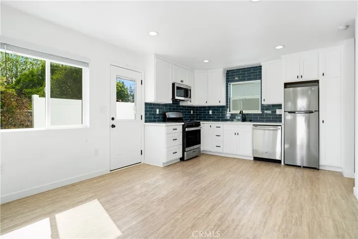 18924 Sylvan Street, Tarzana, California 91335