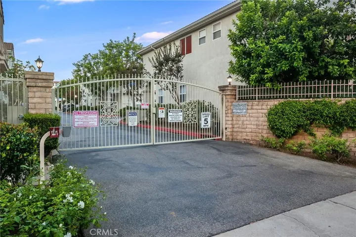 Set on a desirable corner lot within a gated community in West Hills, this well-maintained 2,233-square-foot home offers spacious living in one of the area's most desirable neighborhoods. Homeowners enjoy access to the community pool, spa, and clubhouse, while shopping, restaurants, and schools are all within walking distance.