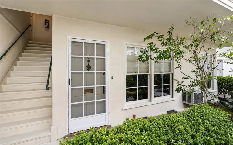 1122 N Louise Street E, Glendale, California 91207