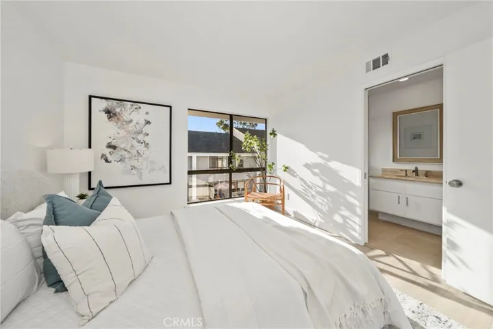 19 Swift Court, Newport Beach, California 92663
