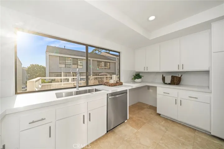 19 Swift Court, Newport Beach, California 92663