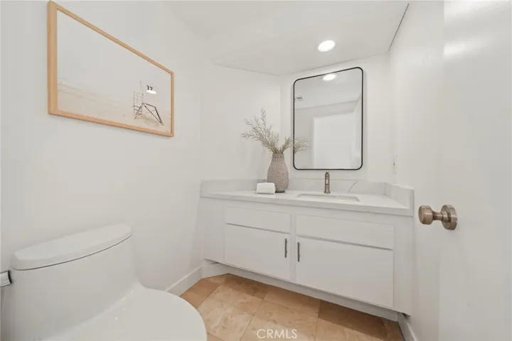 19 Swift Court, Newport Beach, California 92663