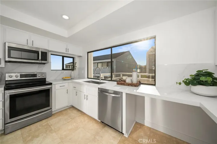 19 Swift Court, Newport Beach, California 92663