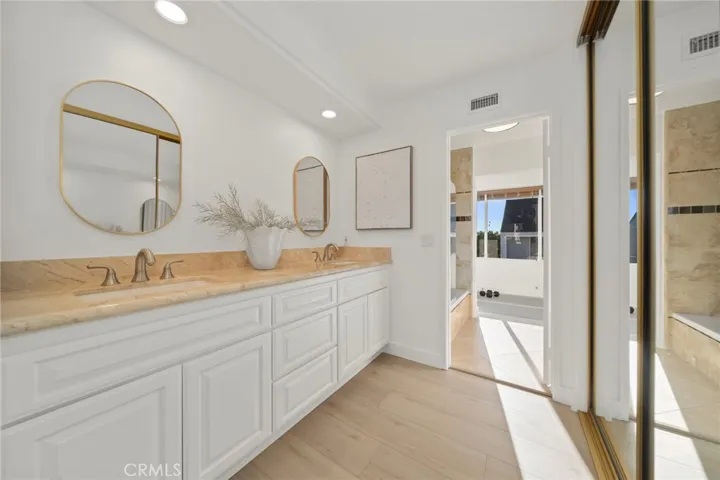 19 Swift Court, Newport Beach, California 92663