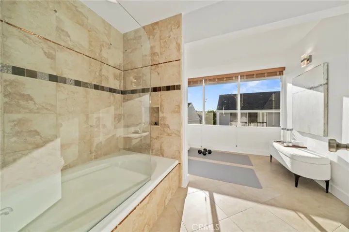 19 Swift Court, Newport Beach, California 92663