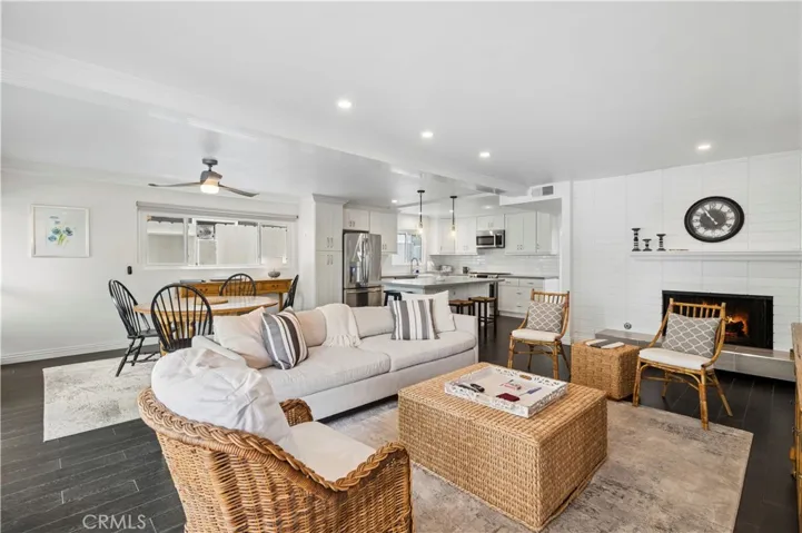 618 Acacia, Corona Del Mar, California 92625
