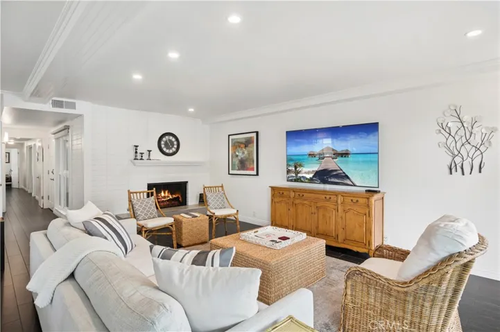 618 Acacia, Corona Del Mar, California 92625