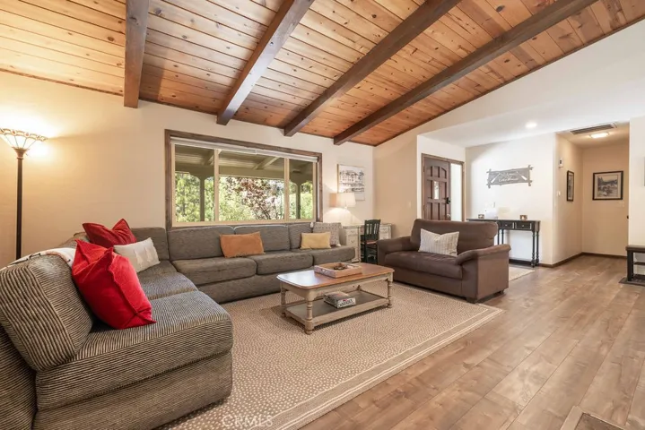 303 Wren Drive, Big Bear Lake, California 92315