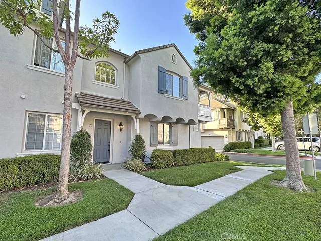 20 Leucadia, Irvine, California 92602