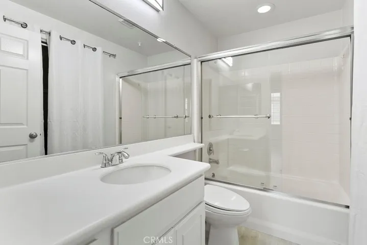 20 Leucadia, Irvine, California 92602