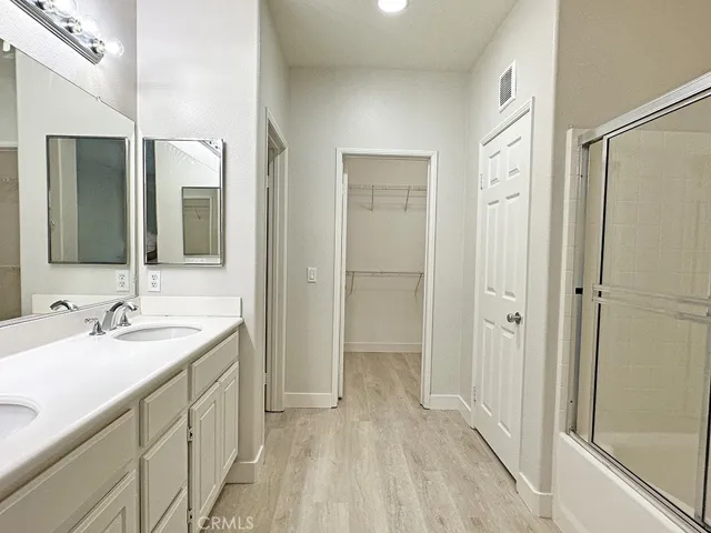 20 Leucadia, Irvine, California 92602