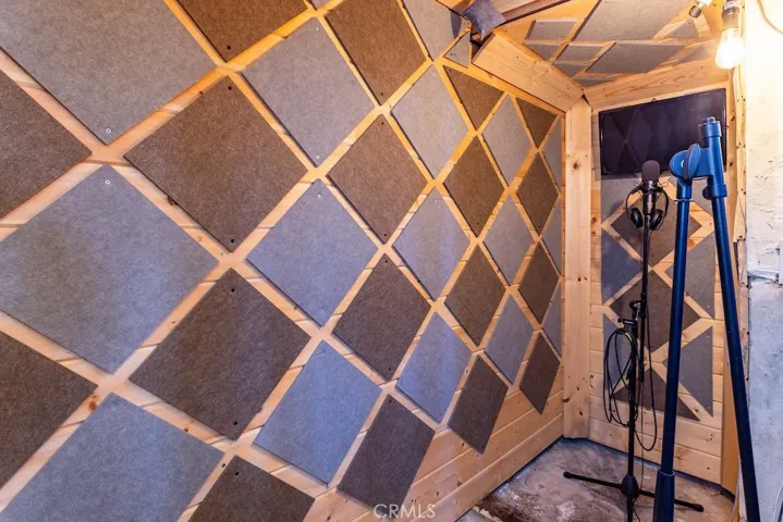 8869 Lookout Mountain Ave, Los Angeles, California 90046