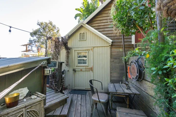 8869 Lookout Mountain Ave, Los Angeles, California 90046