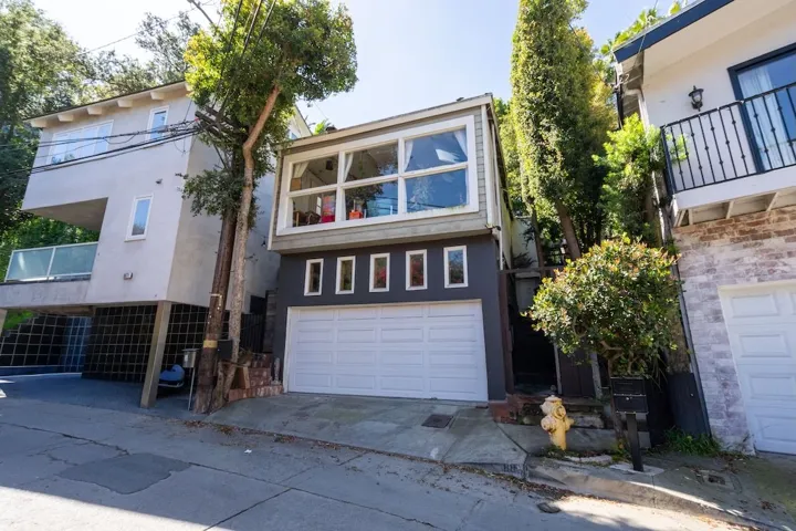 8869 Lookout Mountain Ave, Los Angeles, California 90046