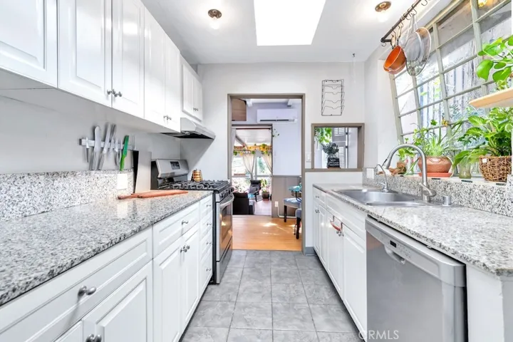 8869 Lookout Mountain Ave, Los Angeles, California 90046