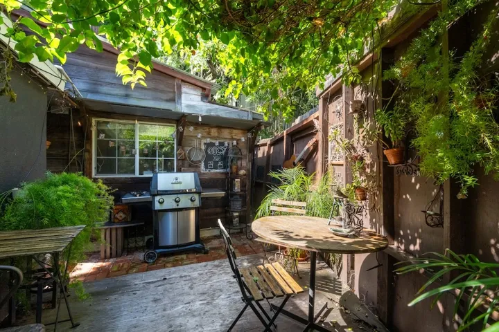8869 Lookout Mountain Ave, Los Angeles, California 90046