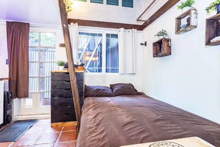 8869 Lookout Mountain Ave, Los Angeles, California 90046