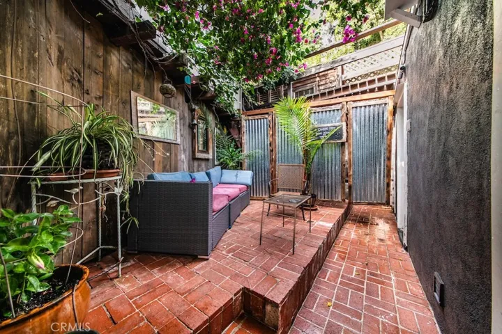 8869 Lookout Mountain Ave, Los Angeles, California 90046