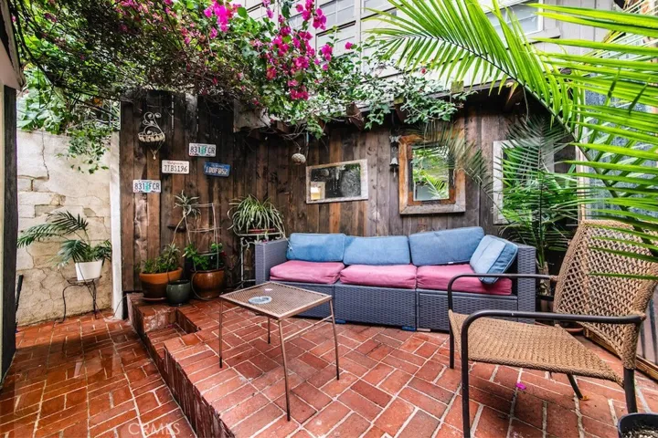 8869 Lookout Mountain Ave, Los Angeles, California 90046