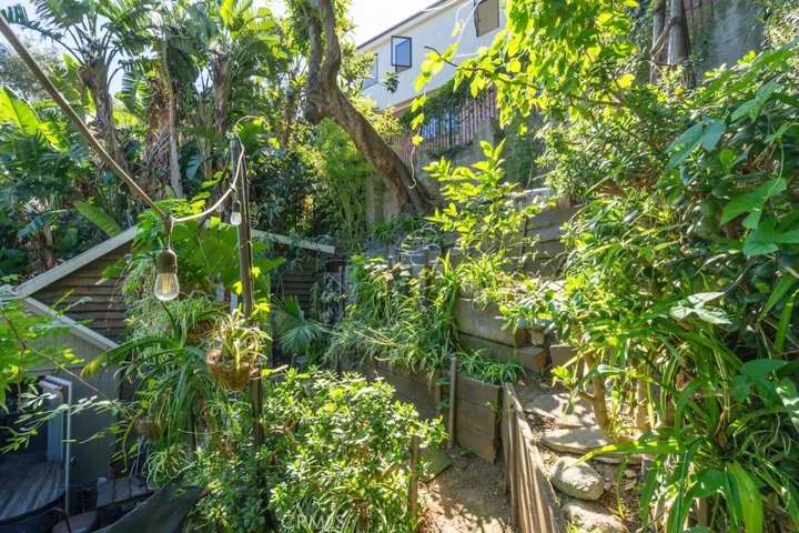 8869 Lookout Mountain Ave, Los Angeles, California 90046