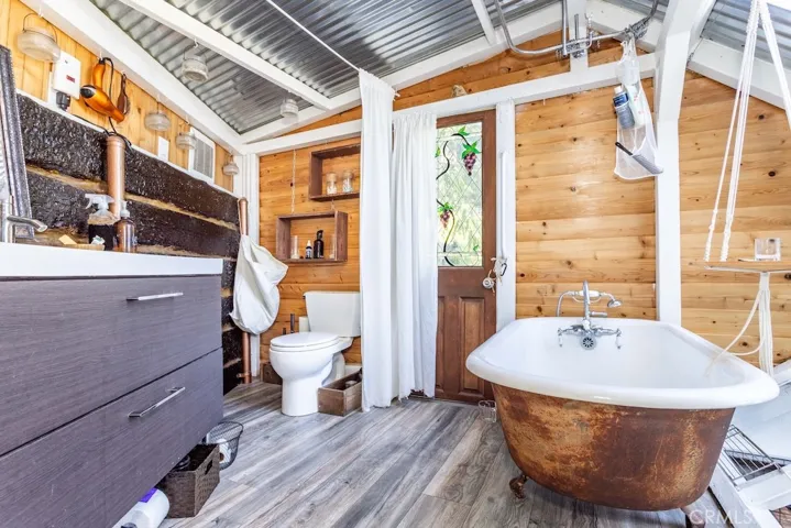 8869 Lookout Mountain Ave, Los Angeles, California 90046