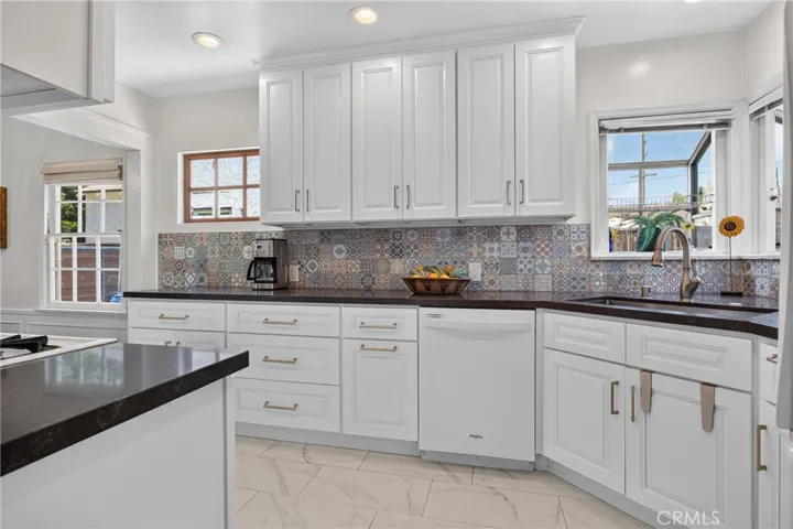 5938 Simpson Ave, Valley Village, California 91607