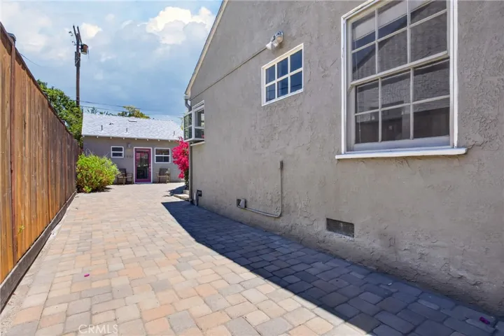 5938 Simpson Ave, Valley Village, California 91607