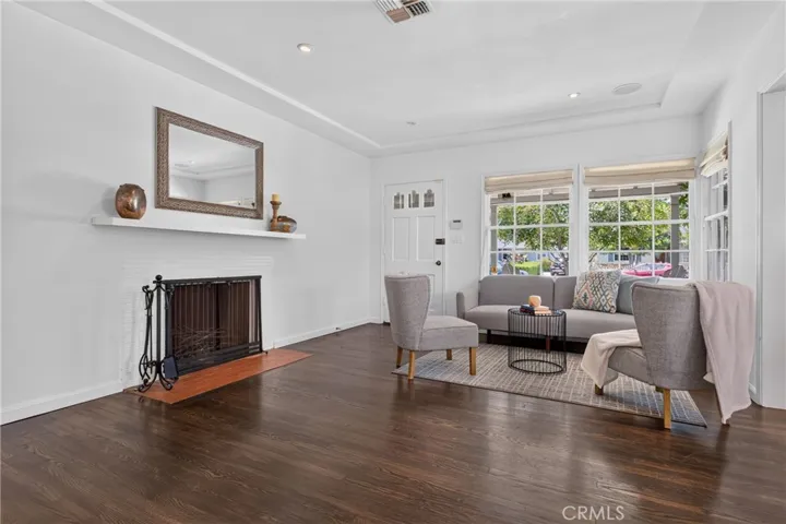 5938 Simpson Ave, Valley Village, California 91607