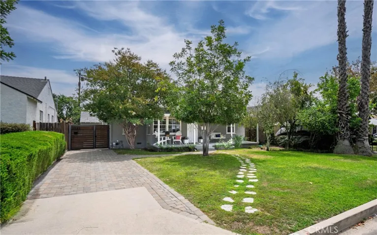 5938 Simpson Ave, Valley Village, California 91607