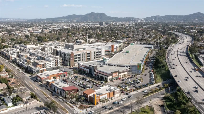 5938 Simpson Ave, Valley Village, California 91607
